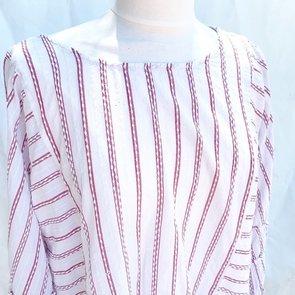 🎉HP🎉 Vince Camuto Embroidered Floral Top with embellished Sleeves - Picture 4 of 10